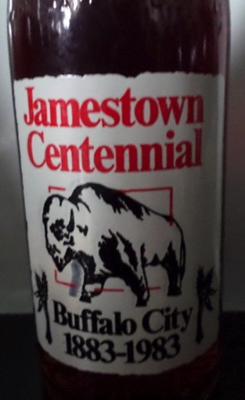 1983-€ 15,00 coca cola 10 oz flesje  jamestown centennial (1).jpeg